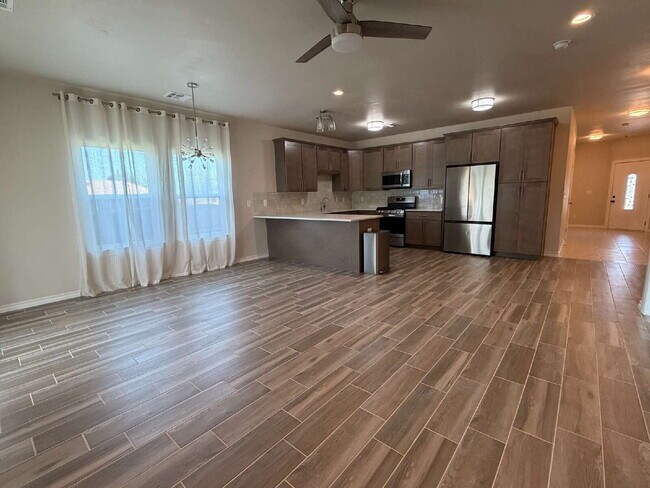 Foto del edificio - 3 Bed 2 Bath in NW OKC