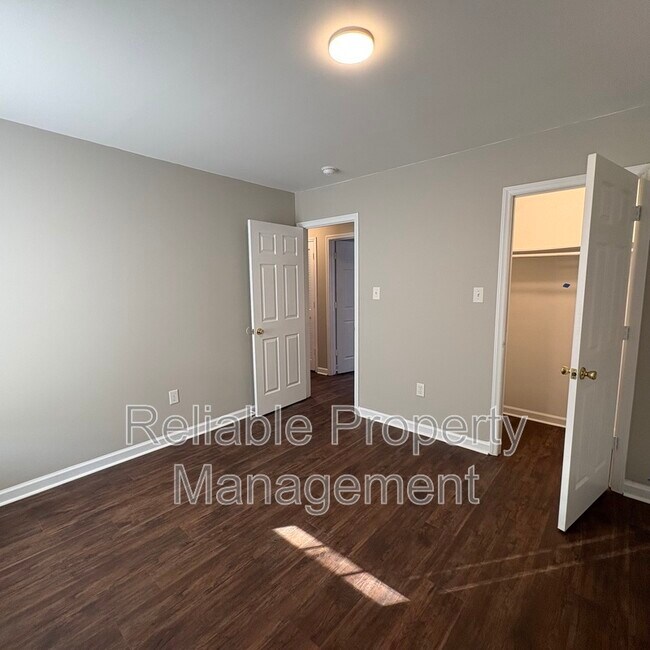 Foto del edificio - 604 Winston Cir