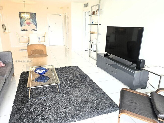 Building Photo - 5161 Collins Ave