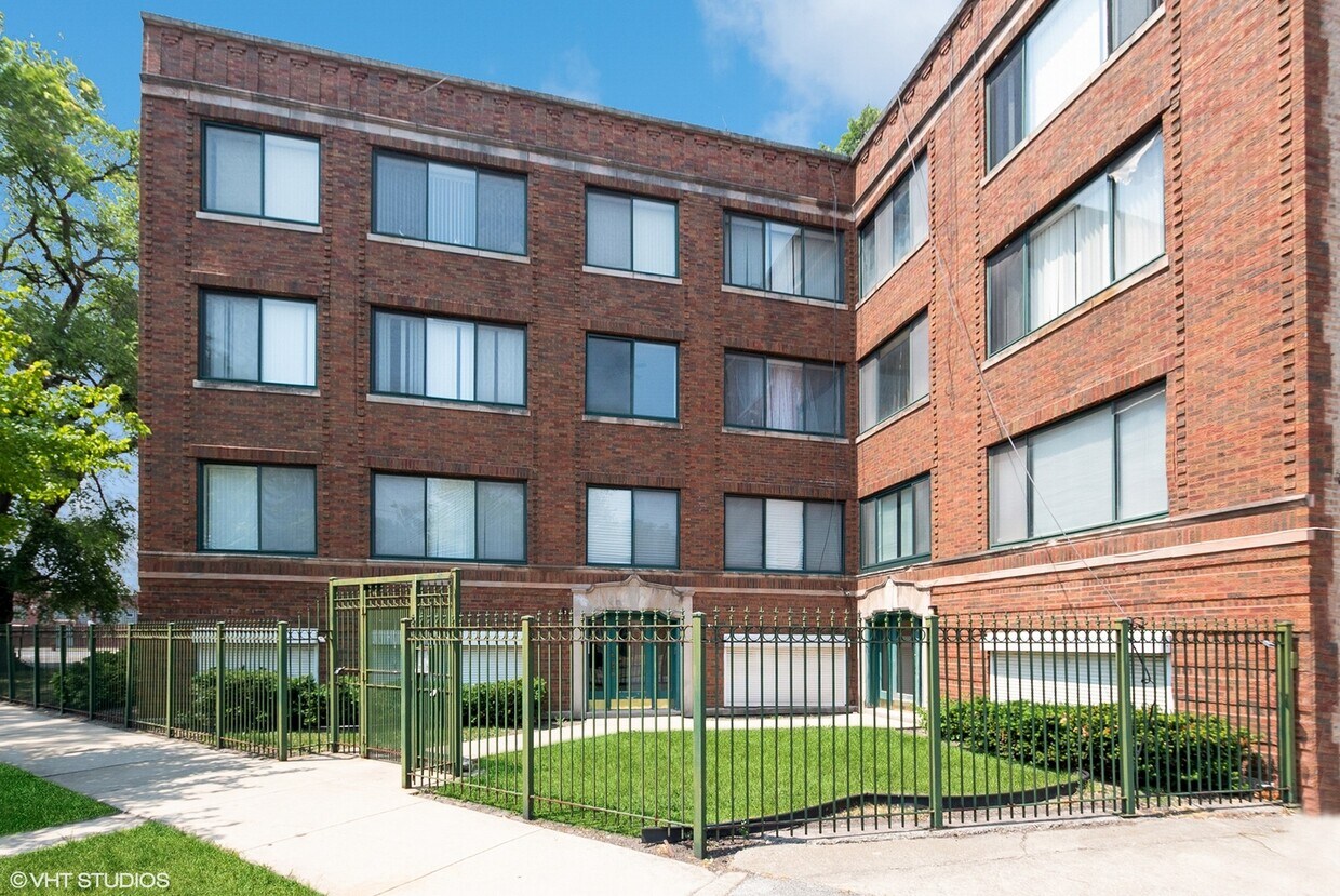Foto principal - 8010 S Ridgeland Ave