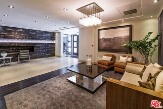 Building Photo - 432 N Oakhurst Dr