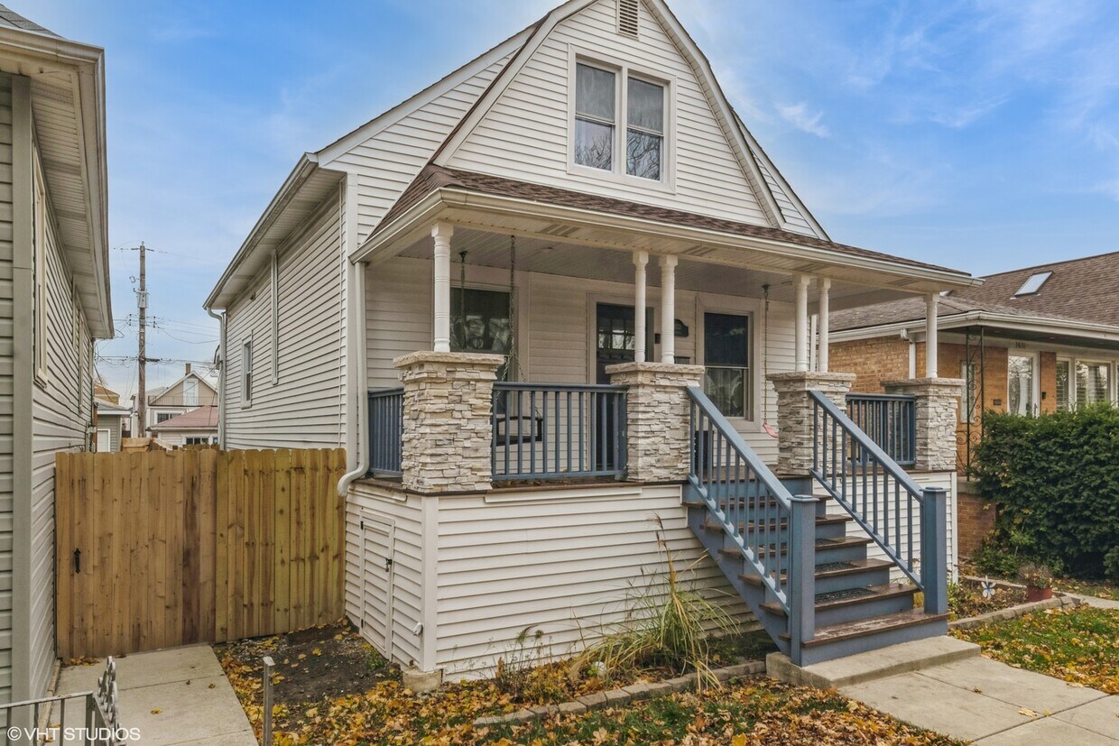 Primary Photo - 3633 N Nordica Ave