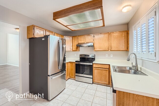 Foto del edificio - 20277 E Powers Pl, Centennial, CO, 80015