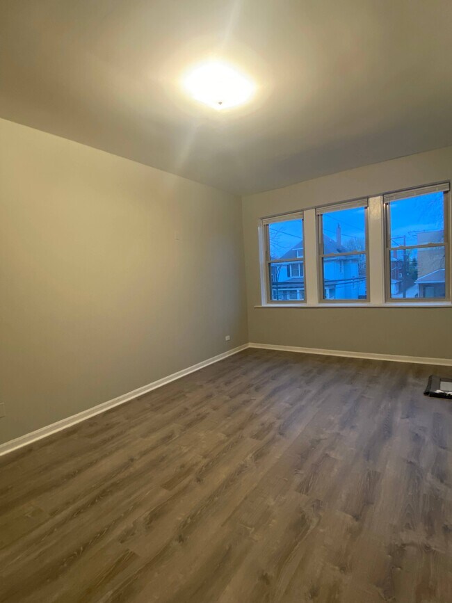 Foto del edificio - 4011 W Waveland Ave