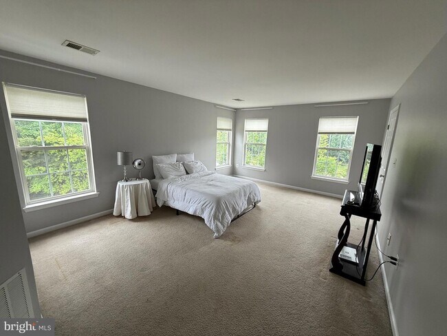 Foto del edificio - 3526 Halford St