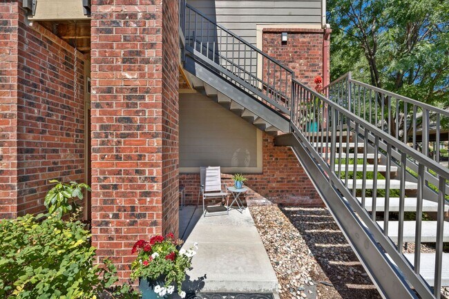 Foto del edificio - 2450 Windrow Dr