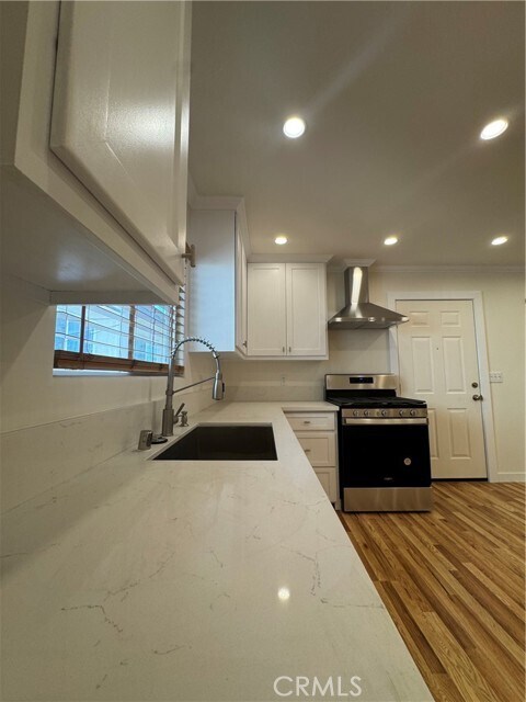 Building Photo - 5742 Woodman Ave
