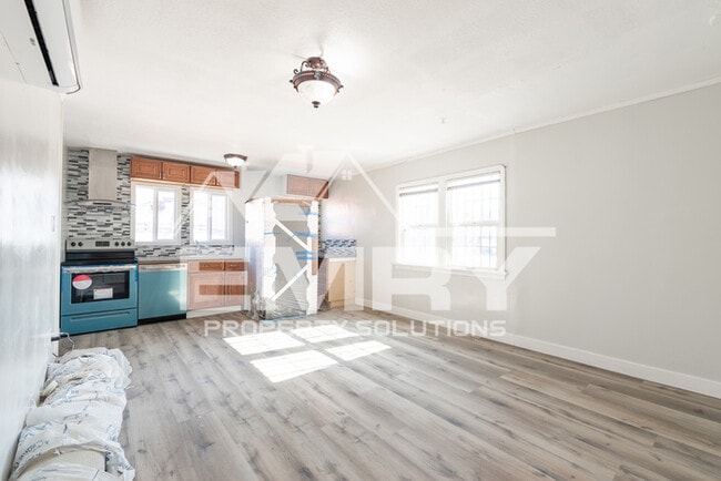 MOVE IN READY 2 BEDROOM 1 BATHROOM HOME IN LYNWOOD CA 90262 - MOVE IN READY 2 BEDROOM 1 BATHROOM HOME IN LYNWOOD CA 90262