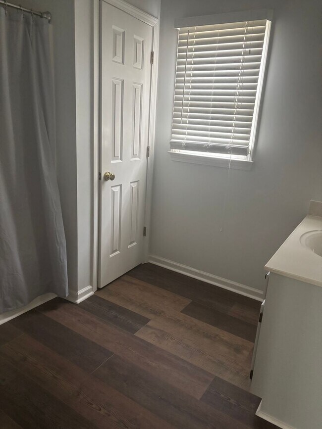 Foto del edificio - 2 Bedroom Salisbury Townhome