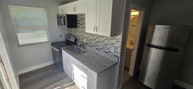 Foto del edificio - 3832 46th Ave N