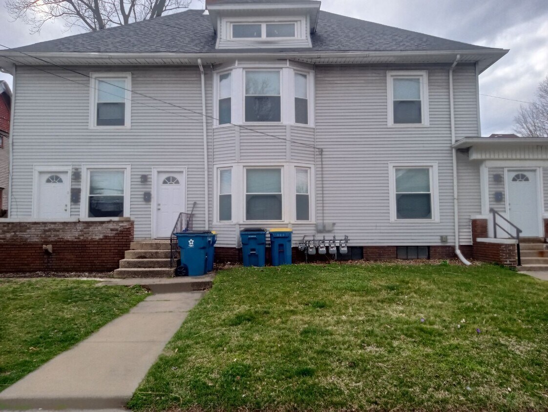 111 S West St, Mishawaka, IN 46544 House Rental in Mishawaka, IN