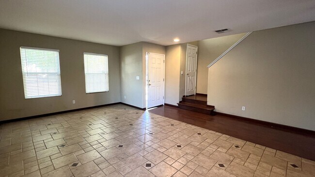 Foto del edificio - Wonderful Stockton 4bd/2.5ba Home with Spa...