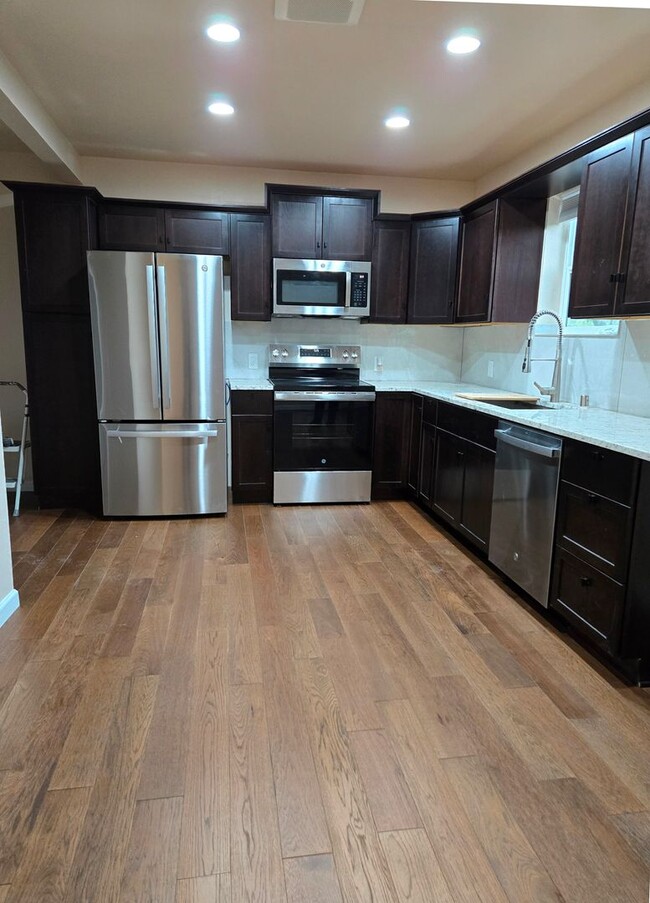 Building Photo - Aberdeen - 3 bedroom, 2 bath remodeled hom...