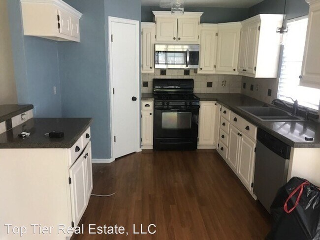 Foto del edificio - 3 br, 2 bath House - 417 E Twelve Oaks Ter