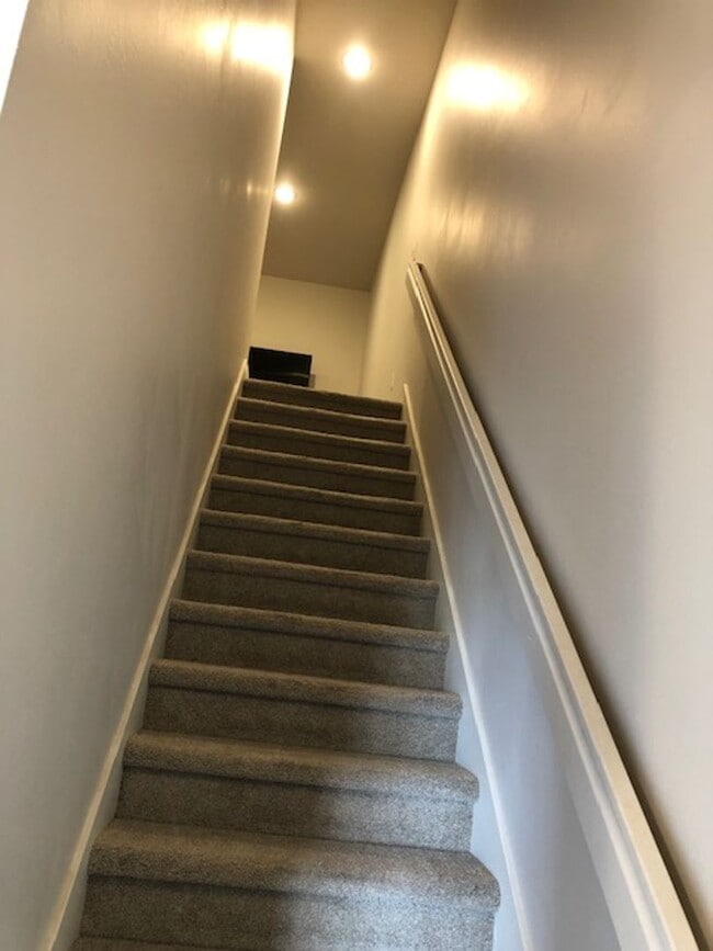 Building Photo - Newly Constructed 3 Bedroom Home in Manhat...