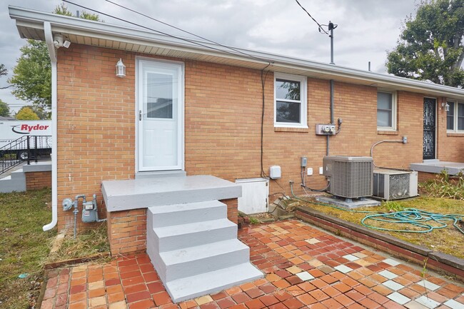 Foto del edificio - Beautiful One-Bedroom at Montrose & 9th!