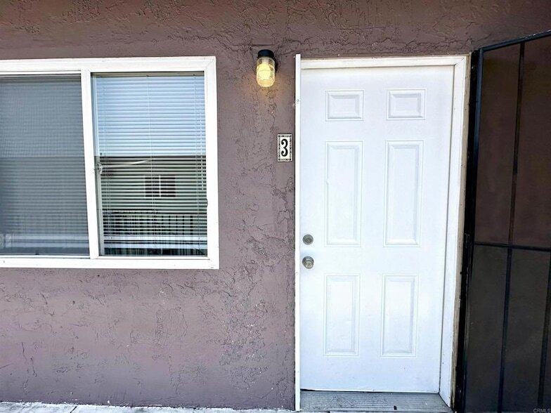Foto principal - 5377 Imperial Ave