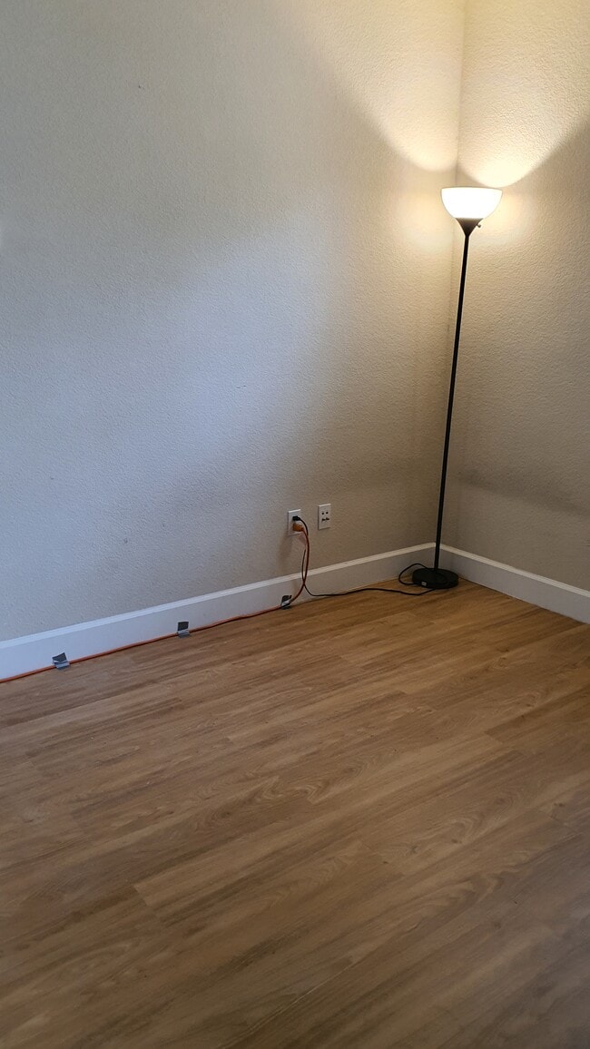 Foto del edificio - 1793 Hillebrant Plz