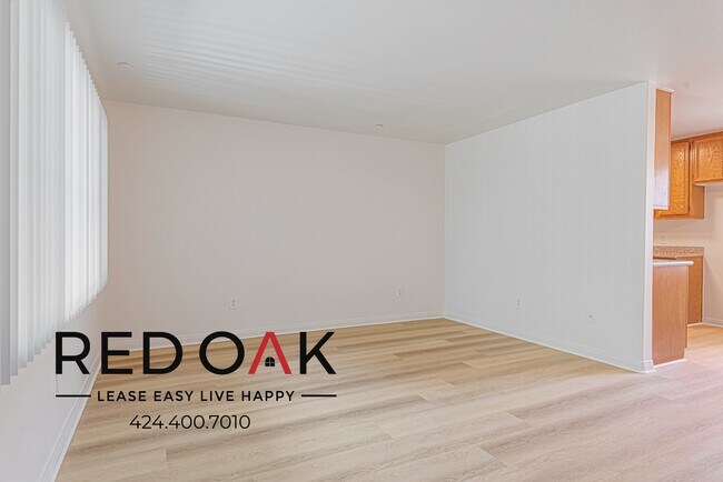 Building Photo - Gorgeous and Spacious Top Floor Two Bedroo...