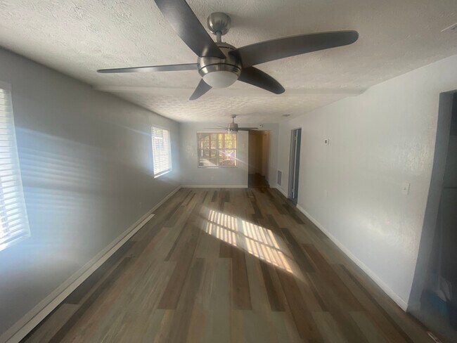 Foto del edificio - 1541 McCollum St