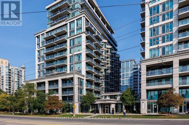 Photo du bâtiment - 2119 Lake Shore Blvd W