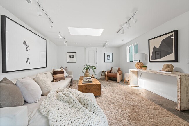 Foto del edificio - 1311 N Cherokee Ave