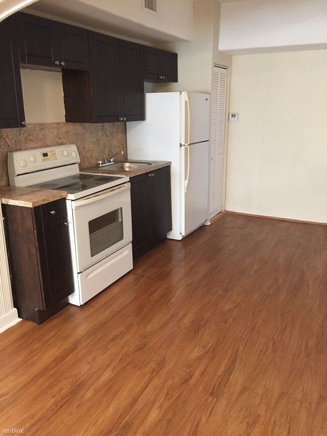 Foto del edificio - 2 br, 1 bath Apartment - 8057 NE 1st Ave