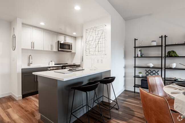 1BR, 1BA - Watermark Kendall West