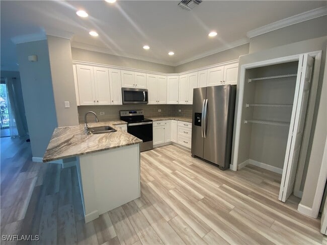 Building Photo - 8936 Bristol Bend