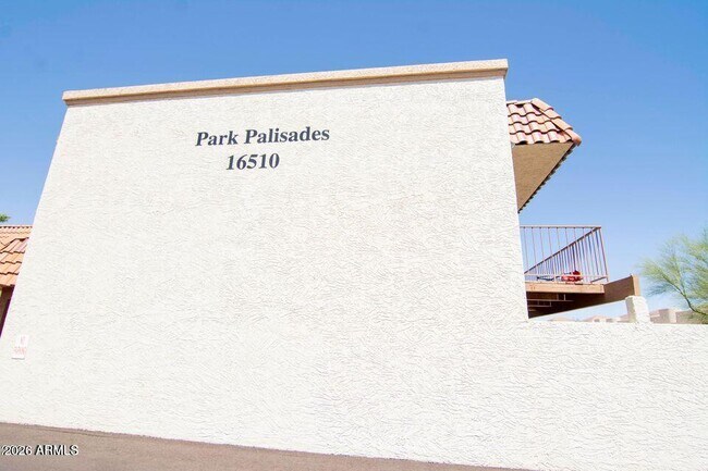 Foto del edificio - 16510 E Palisades Blvd