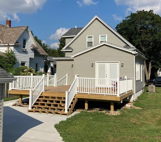 Building Photo - 1829 3rd St