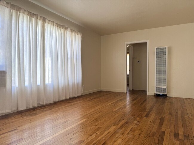Foto del edificio - 1820 Carol Ave