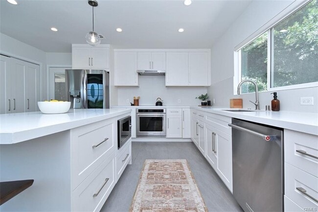 Building Photo - 3753 Berry Dr