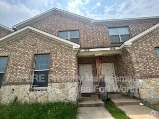 Building Photo - 1918 Timber Oaks Dr
