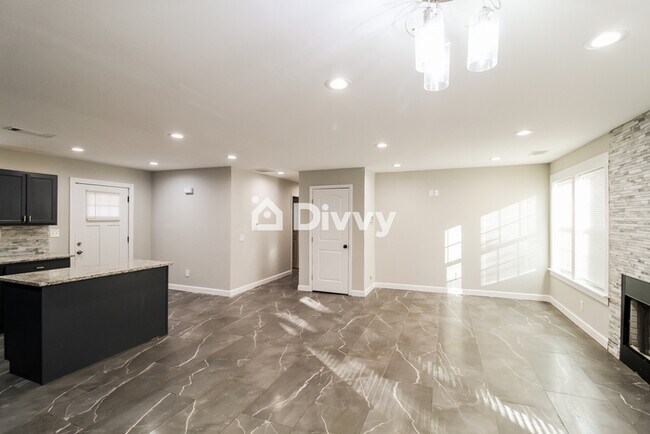 Building Photo - 165 Countryside Lane