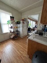 Building Photo - 137 9th St S