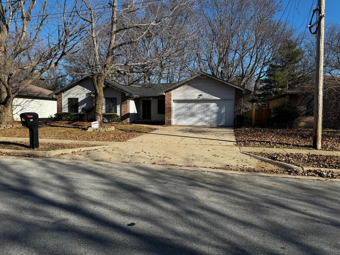 Primary Photo - Charming 3-Bed, 2-Bath Rental Home in West...