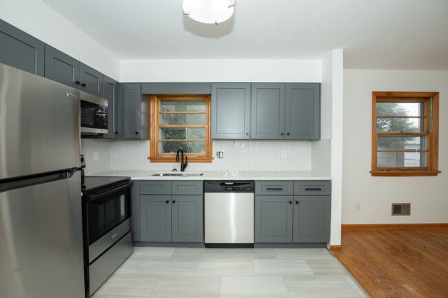 Building Photo - ? Remodeled Shivley 3 Bedroom, 1.5 Bathroom Home! ?