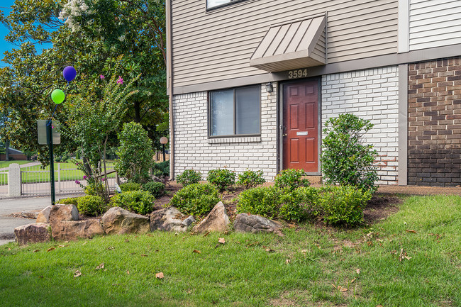 Building Photo - Plum Tree