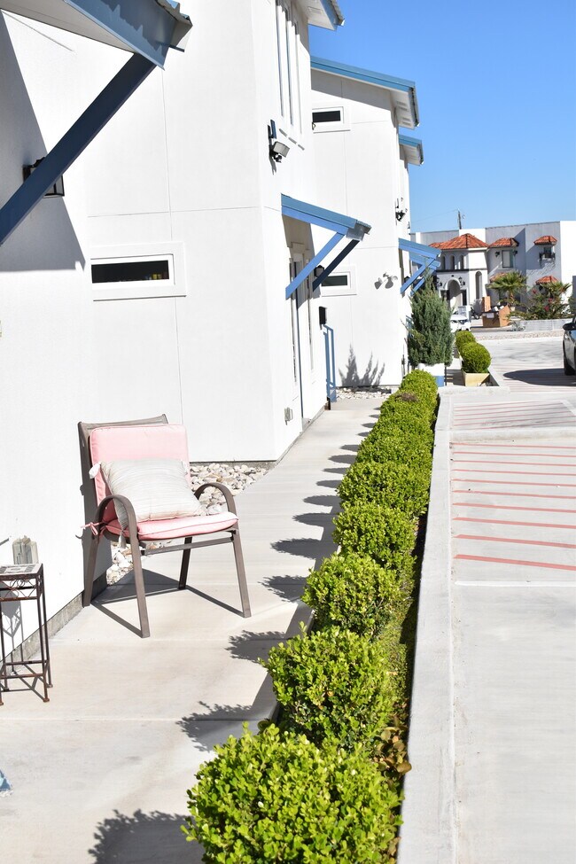 Foto del edificio - 135 Colorado St