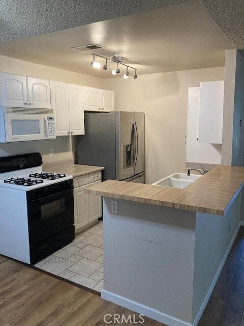 Building Photo - 26200 Redlands Blvd