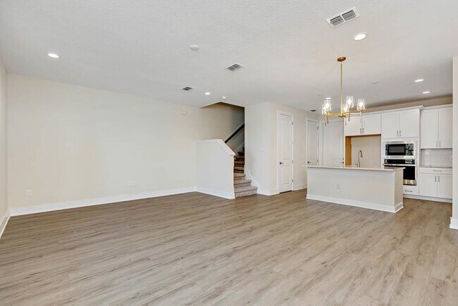 Building Photo - 24 Seaport Ln