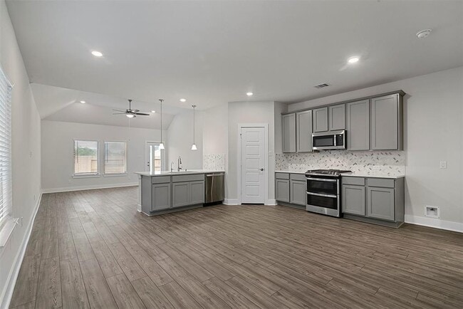Building Photo - 10635 Whitejacket
