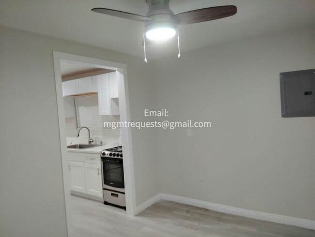 Photo - 831 Washington St Apartment