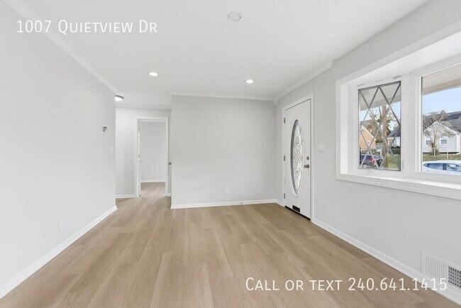 Foto del edificio - 1007 Quiet View Dr