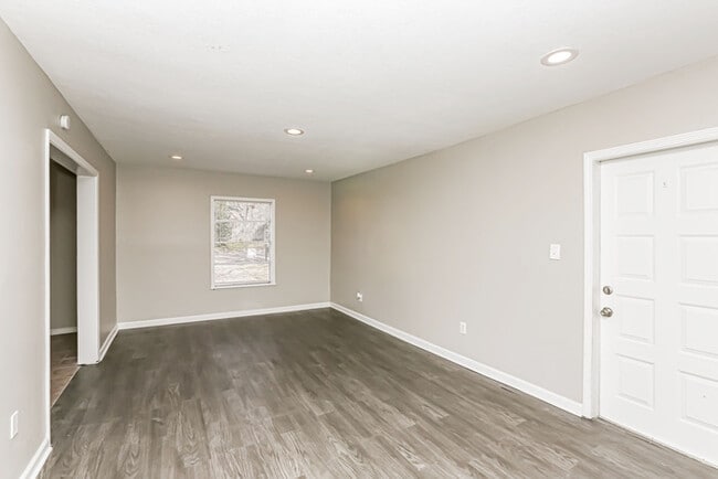 Building Photo - 545 Bellevue St