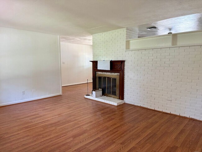 Foto del edificio - Spacious 4 Bedroom Green Run Ranch!