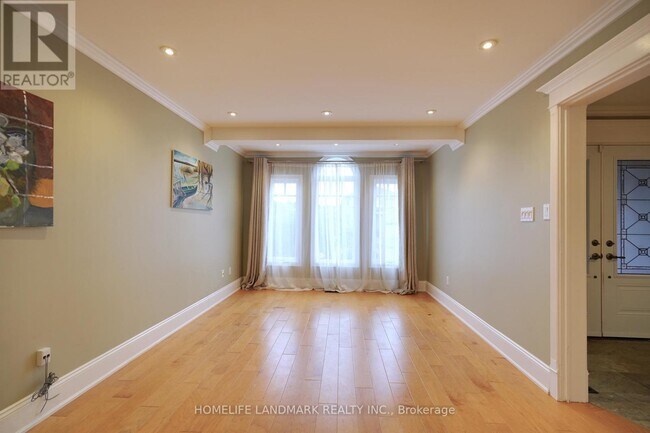 Building Photo - 10 Lehman Crescent