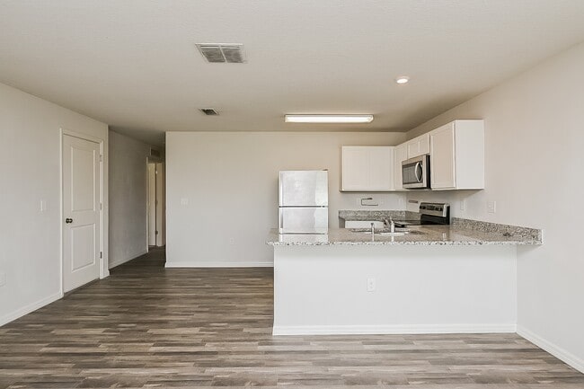 Building Photo - 26485 Wakefield Dr