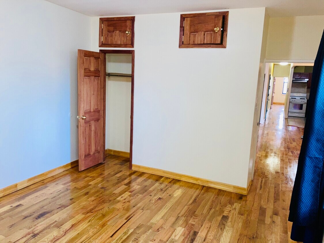 Foto principal - 516 Greene Ave